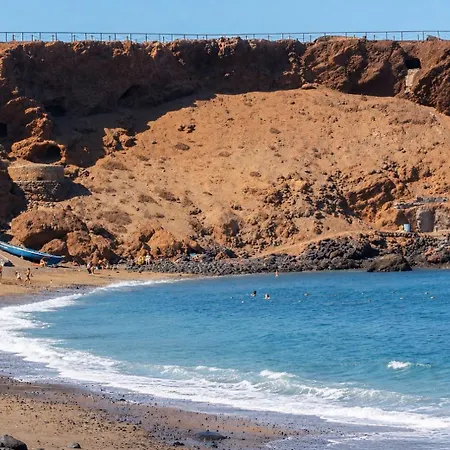Apartment Mara 1 Playa Del Burrero Junto Al Mar Wifi Gratis By Canarias Prime Homes Ingenio